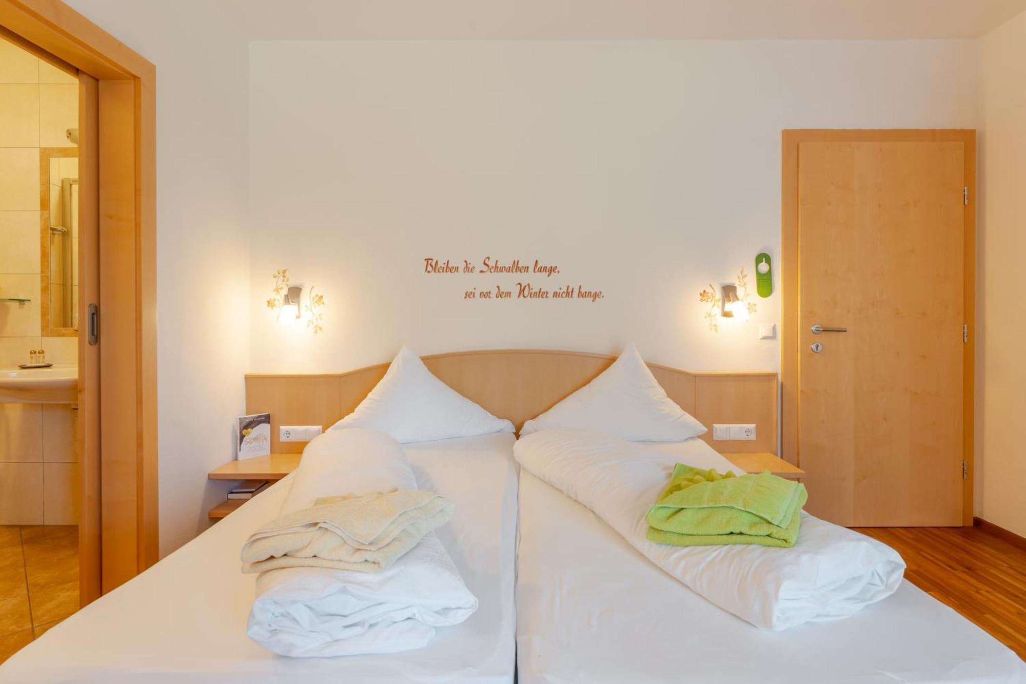 Stampferhof Hotel Weissensee Bagian luar foto